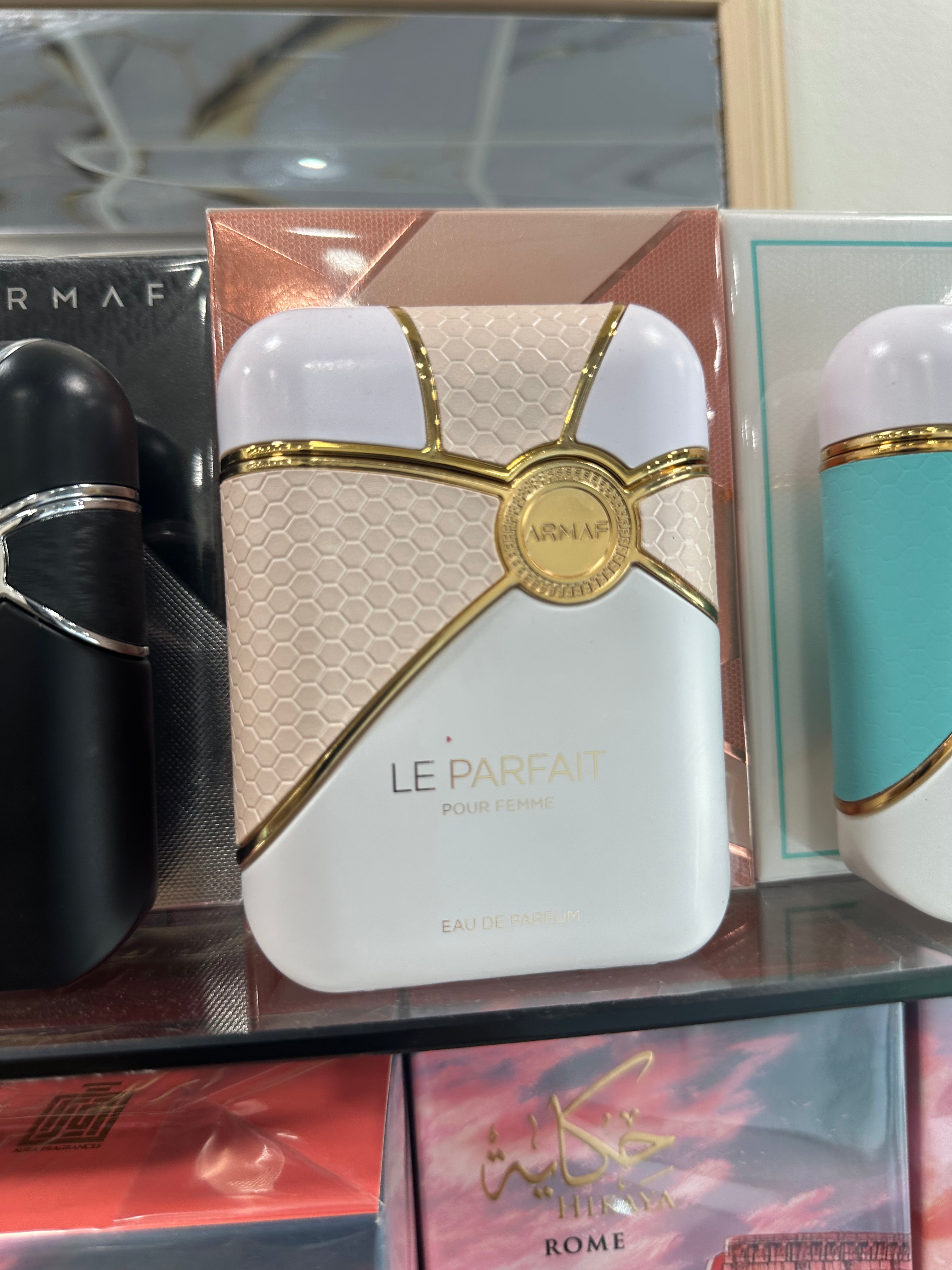 Le Parfait Amraf White