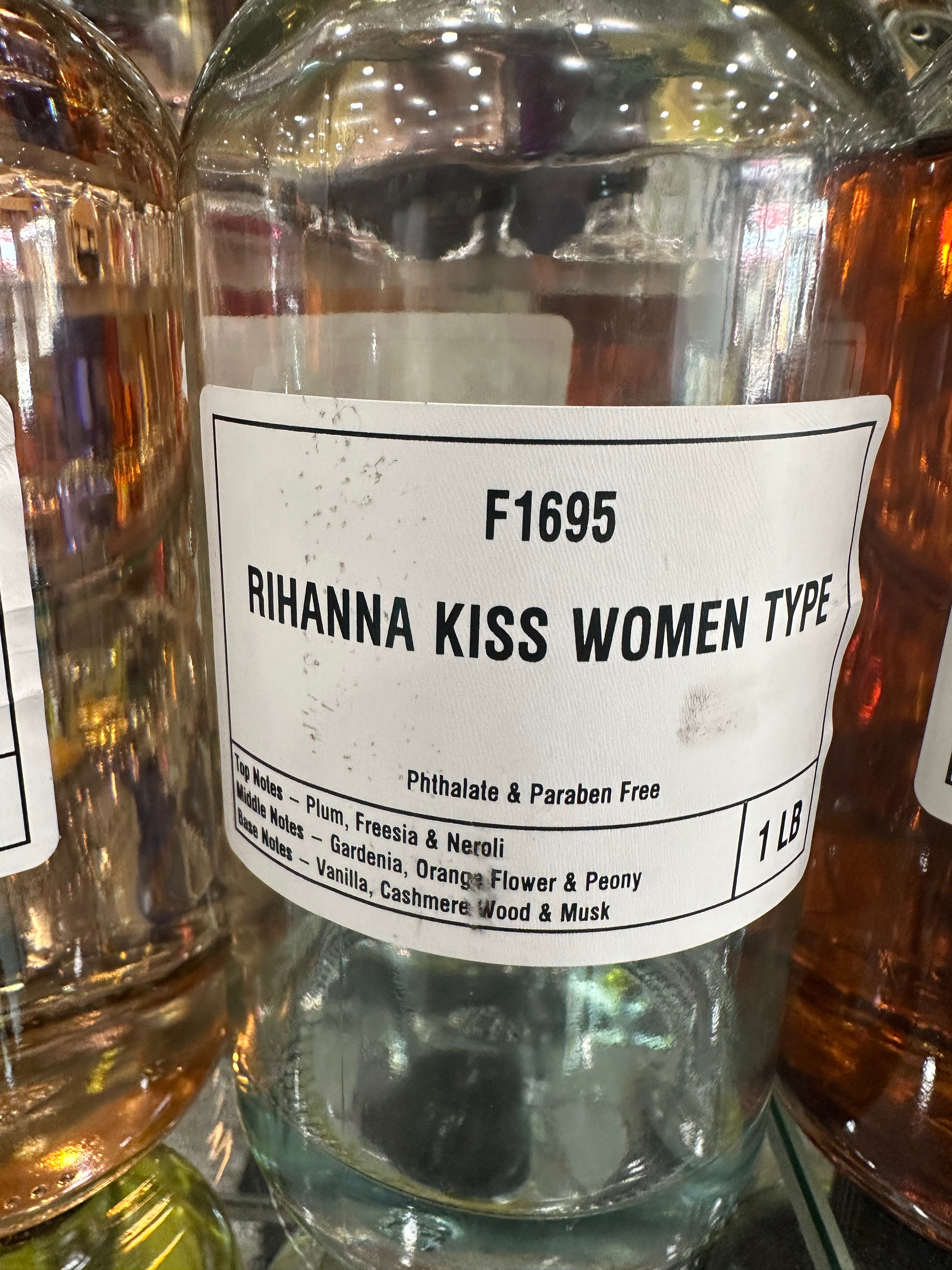 Rihanna Kiss Women